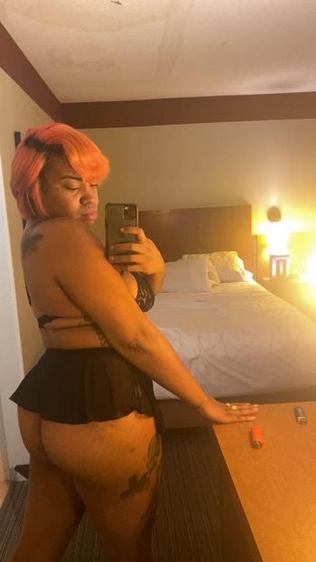 Kitty, 27  female escort, Columbus