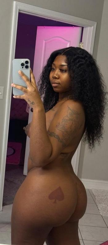 Shay, 25  female escort, Columbus