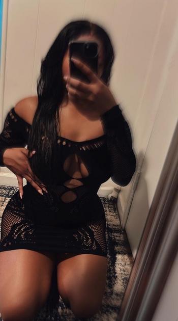 Melly, 27  female escort, Columbus